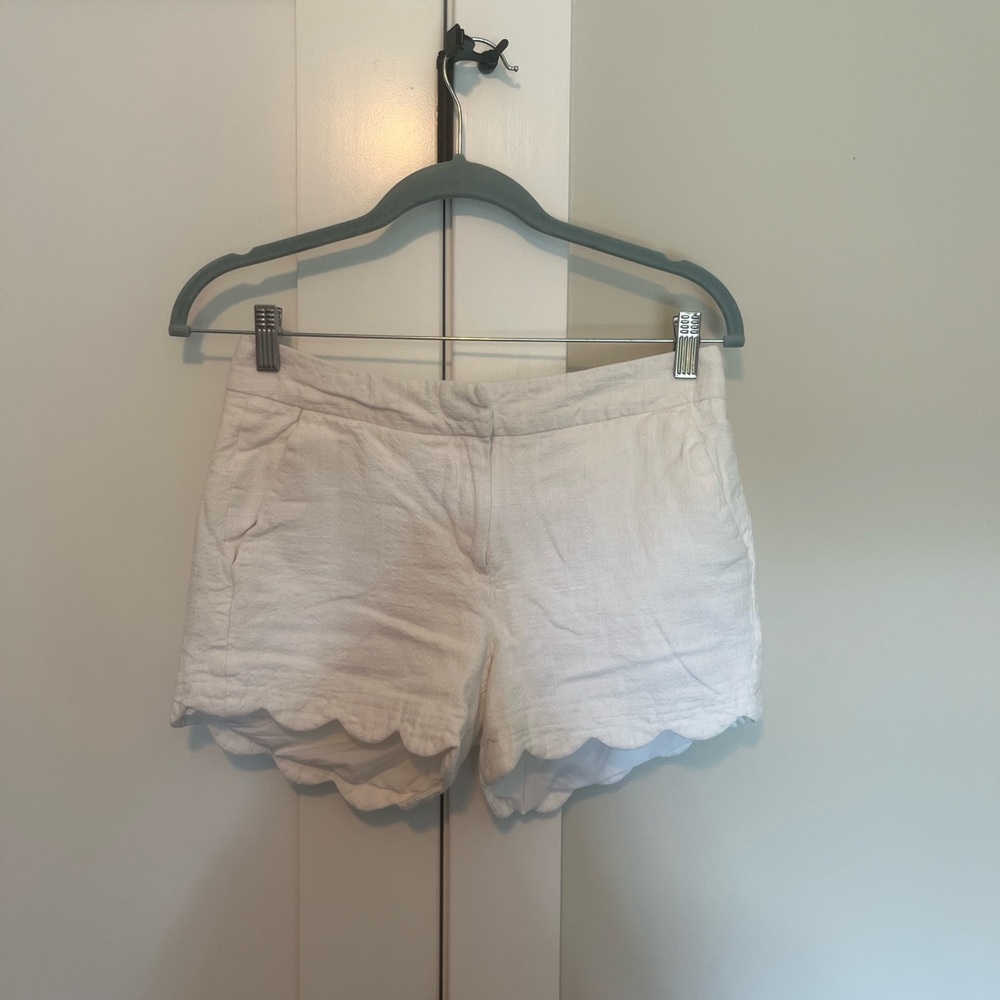 White Scalloped Hem Women Shorts